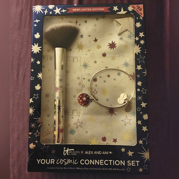 Alex and Ani & IT Cosmetics ‘Cosmic Connection’ Collaboration - Picture 3 of 4